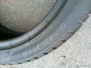 225/45/19 96v Pirelli - zimní pneu 2ks Runflat - 2