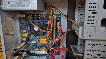 Starší PC sestava - 2