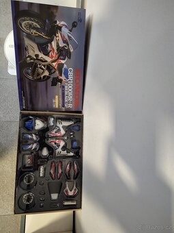 Honda 1/9 nová barevná stavebnice - 2