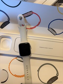 Apple Watch SE 44 mm - 2