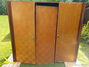 Stará toaletka a dvě skříně se šachovnici OP Závody - 2