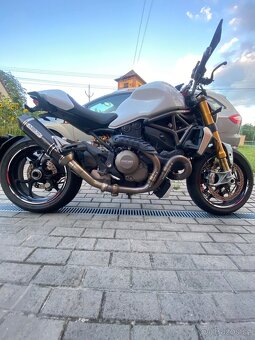 Ducati Monster 1200S - 2