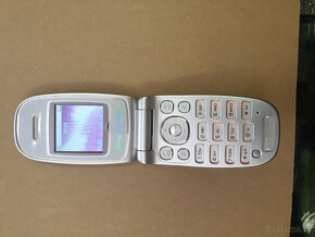 Sony-Ericsson Z300i - 2