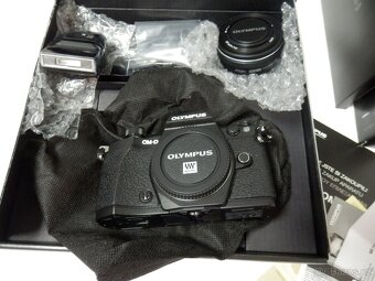 Olympus OM-D E-M5 Mark II + 14-42 mm EZ černý - 2