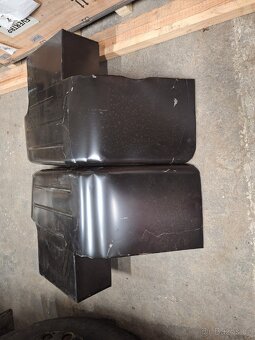 Praga V3s nové přední blatníky. - 2