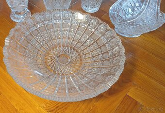 Broušené vázy, mísy, podnosy - 2