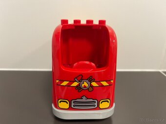 Lego Duplo červené auto - 2