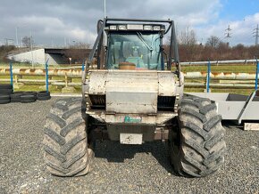 Massey Ferguson 6180 lesní speciální kolový traktor - 2