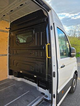 Dělící přepážka s oknem pro VW Crafter 2017+ - 2