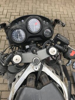 Prodám n.d. na Honda CBR600F r.v.1992 PC 25. - 2