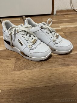 Dámské tenisky GUESS - 2