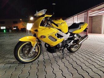 Honda VTR 1000 - 2