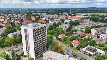 Prodej prosvětleného bytu 3+1 o rozloze 82 m2 s dvěma lodžie - 2