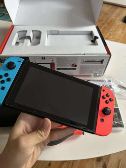 Nintendo switch V2 + příslušenství - 2