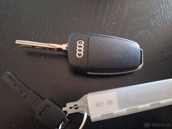 Klíč audi A4 S4 8E0837220E - 2