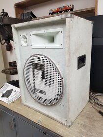 Velký reproduktor / subwoofer - 2