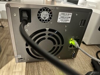 QNAP TS-559 Pro+ (5x1TB) - 2