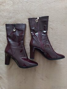 Elegantní dámské kozačky, značkové. - 2