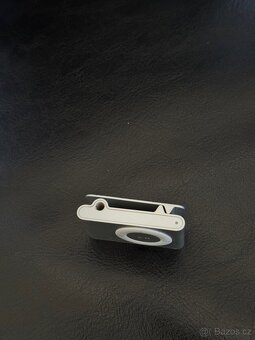 iPod Shuffle 2. generace s pamětí 2 GB. - 2
