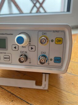 FeelTech FY2200SP – 2kanálový generátor signálu - 2