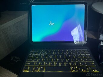 Ipad 10 generace 64gb + klávesnice Epico s pouzdrem - 2