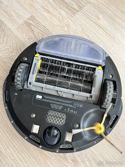 Vysavač iRobot Roomba 605 - 2