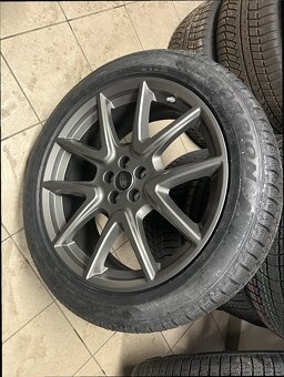 Alu kola + Pneu Land Rover Velar L560 21 zimní - 2