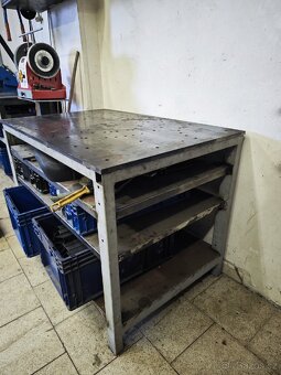 Pracovní stůl s děrovanou deskou - 2