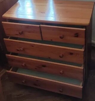 Celo masivní komoda s 5 šuplíky - 2