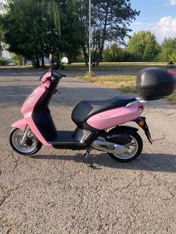 Peugeut Kisbee 50 edice Pink - 2