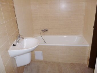 PRONAJATO 24.11. 20025 FIRMOU REALITY JOMRICH. - 2