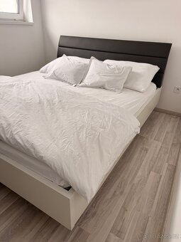 Postel 180×200 – moderní, pevná, bez roštu – TOP stav - 2