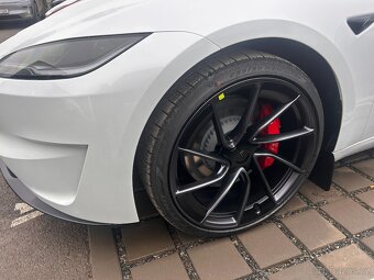 Nova sada kol Tesla model 3 performance 2026 - 2