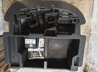 Opravní sada s kompreosrem + polystyrenový výlisek - 2