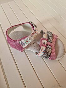 Holčičí sandaly - 2