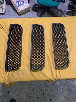 Prodám stredove mřížky Octavia 1 RS - 2