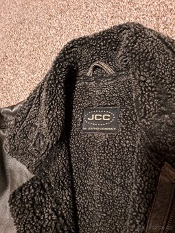 Kožená zateplená bunda - 2