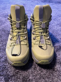 On Running, model Cloudtrax Waterproof. Velikost 38,5 - 2