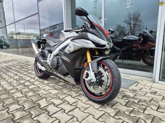 Aprilia RSV4 RR - 2