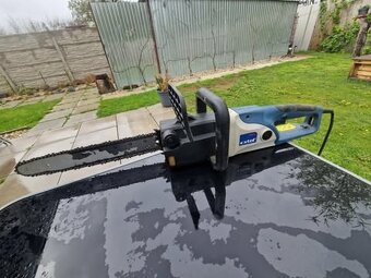 Řetězová pila elektrická. - 2