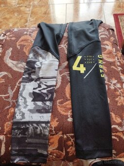 Reebok. Kompresní legíny XS - 2