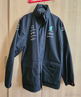 Mercedes petronas xxl bunda - 2