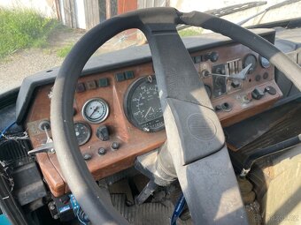 Tatra 8x8 sklápěč - 2