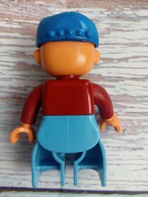H306 DUPLO HRANÁ FIGURKA TATÍNEK VE VÍNOVÉ KOŠILI


 - 2