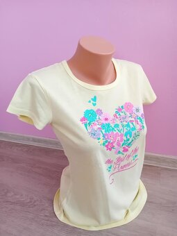 DÁMSKÉ TRIČKO S KVĚTY - vel.M/L / zn.Lewro - 2