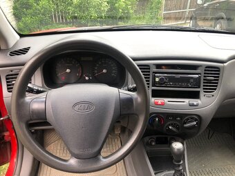 Kia Rio 1.4i - 2