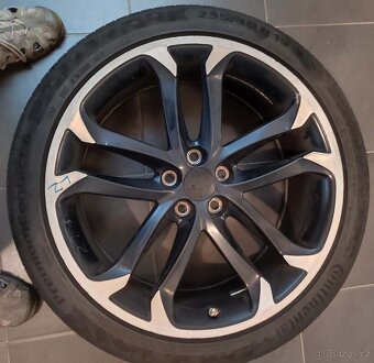 19" Alu kola original Peugeot 5x108, pneu 235/40 R19 - 2