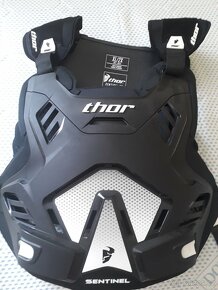 Hrudni chránič thor - 2
