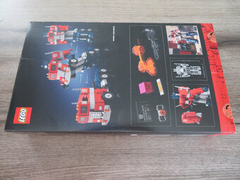 LEGO Icons 10302 Transformers Optimus Prime - 2