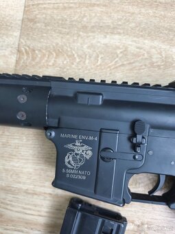 Airsoft zbraň M4 celokov elektrická+manuální brokovnice - 2